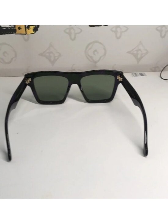 Gucci GG0962S 014 Sunglasses Purple Square Frame, Green Lenses New Authentic Gucci Black and Purple Sunglasses GG0962S 014 main image 4